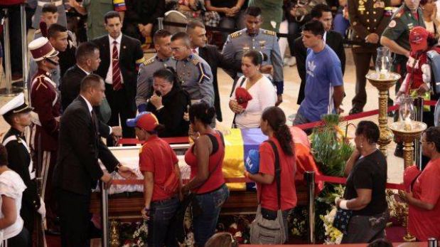 Ver el cadáver de Hugo Chávez es un verdadero viacrucis