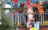 Sancionan a dos clubes brasileños por gresca descomunal de hinchas