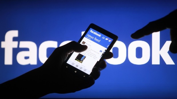En el trabajo, se estudia a Facebook como una enfermedad infecciosa. Luego de su propagación, empieza a decaer (Foto: REUTERS)