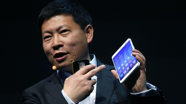 Richard Yu, CEO de Huawei, fue el encargado de mostrar la 'phablet' MediaPad X1. Se promociona como el dispositivo de 7