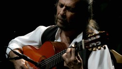 Paco de Lucía y la noche que se llevó el cajón peruano a España