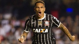 Paolo Guerrero tiene esguince de rodilla y Corinthians festeja