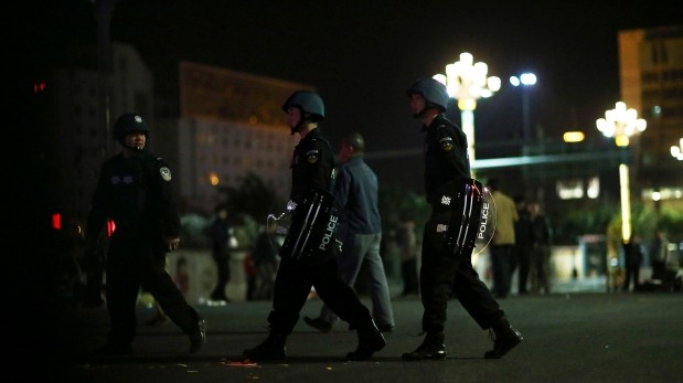 Terror en China: grupo armado con cuchillos mata a 27 personas