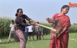 India: Hombre rompe de todo sobre su esposa para buscar fama