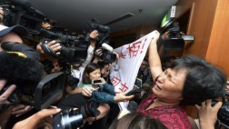 Familiares de pasajeros del MH370 exigen información