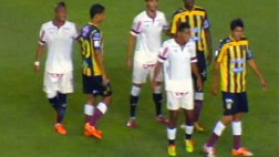 ¡Insólito! La ‘U’ tuvo que prestarle medias a The Strongest