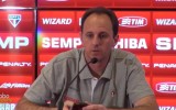 El portero goleador Rogerio Ceni anunció su retiro a fin de año