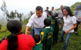 Heredia reaparece en acto público al lado del presidente