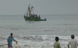 Ecuador: rescatan a cuatro peruanos que navegaban a la deriva