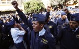 Bolivia: Militares marchan exigiendo cambios en las FF.AA.