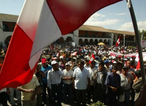 Trabajadores estatales tomaron local de la gobernación