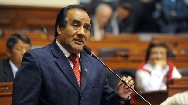 Gana Perú suspende a Molina por caso de 'trabajador fantasma'