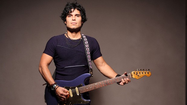 Pedro Suárez Vértiz lanzó disco recopilatorio