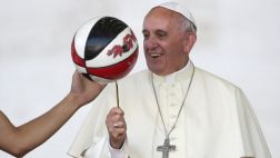 "Los lobos acechan la revolución del Papa Francisco"