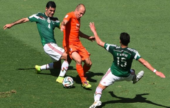 Holanda vs. México: el claro penal que no le cobraron a Robben | Brasil
