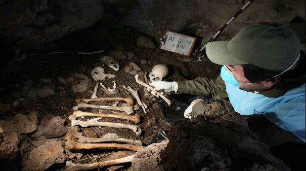 Tras el hallazgo de las fosas, por Eduardo Vega Luna