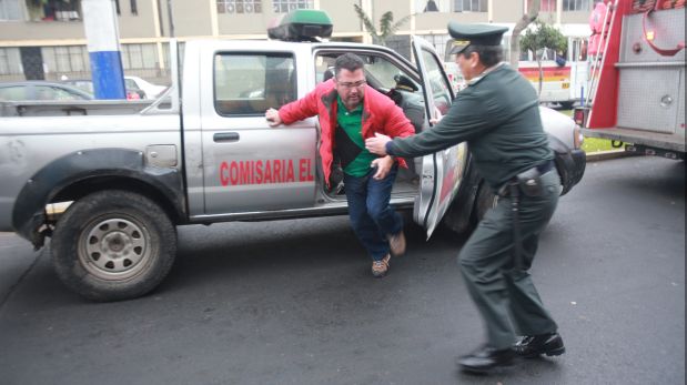 El chofer que ocasionó el accidente intentó fugar al ser trasladado a la comisaría. (Foto: Lino Chipana / El Comercio)
