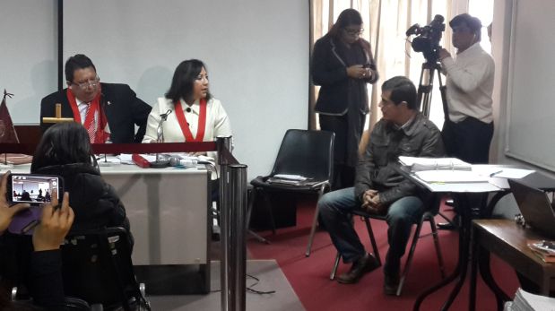Marco Bracamonte, padre de Ariel y Eva Bracamonte Fefer, también fue interrogado hoy. (Foto: Fernando González-Olaechea / EL COMERCIO)