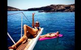 Paulina Rubio deslumbra con su belleza en las islas griegas