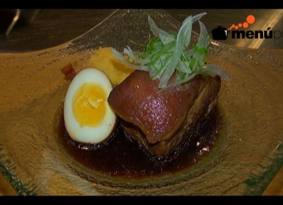 Aprende a preparar una jugosa panceta de cerdo a la japonesa