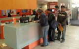 ¿Podría seguir cobrando su pensión si no vive en el Perú?