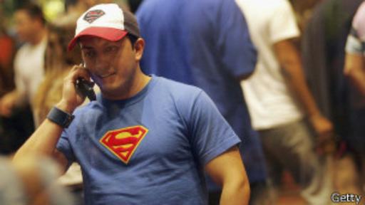 Incluso ponerse una camiseta de Superman puede llegar a hacer que alguien se sienta más fuerte.