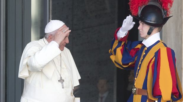 El Papa Francisco visitará Francia en el 2015