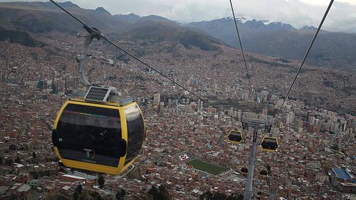 El teleférico ha diluido las diferencias entre las ciudades de La Paz y El Alto.