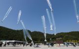 Corea del Norte amenaza con una guerra por estos globos