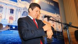 Víctor Isla: Belaunde Lossio vino al Congreso a saludarme