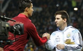 ¿Enemigos? Cristiano y Messi se saludaron amistosamente