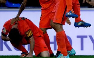 Valencia expulsará a hincha que lanzó botella a Lionel Messi