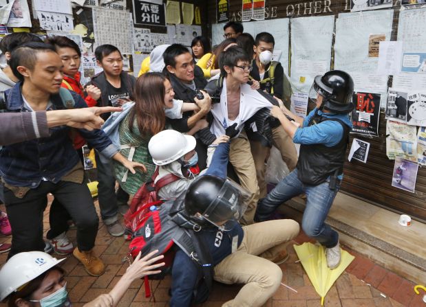 Hong Kong: Protestas dejan 40 detenidos y cuatro heridos