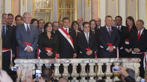 El presidente de la República, Ollanta Humala, acompañado de sus ministros de Estado. (Foto: El Comercio)