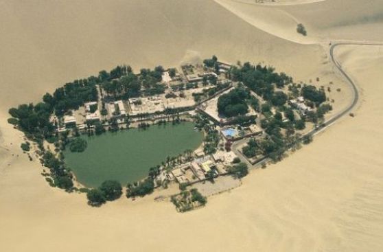 La erosión y la falta de agua secan la Huacachina