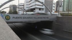 Camión quedó atascado debajo de puente Villarán en Av. Arequipa
