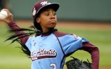 Mo'ne Davis, de 13 años, atleta femenina del año en EEUU