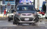 Ruptura de tubería de agua causa aniego en calles de Trujillo