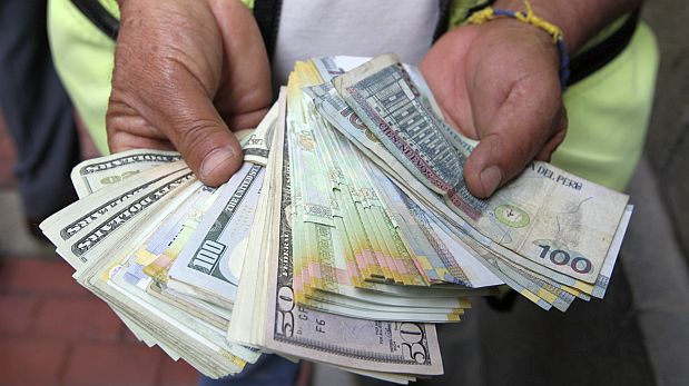 El dólar llegó a S/.3,065 y la BVL arroja ganancias en apertura