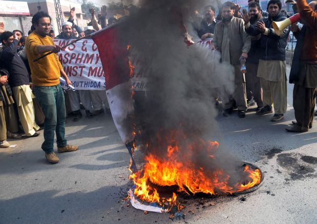 Más de 300 personas marcharon en la ciudad pakistaní de Lahore contra Charlie Hebdo. (Getty Images).