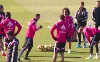 YouTube: Cristiano se burla de Coentrao tras hacerle una huacha