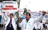 Médicos de EsSalud evalúan acatar nuevo paro en febrero