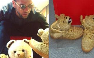 Dani Alves publicó video en el que habla ¡con sus zapatos!