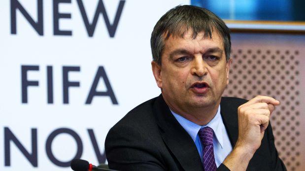 "Guerra entre FIFA y UEFA", vaticina ex aliado de Blatter