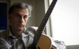 Alejandro Susti brilla con su nuevo disco, "Muñeco de paja"