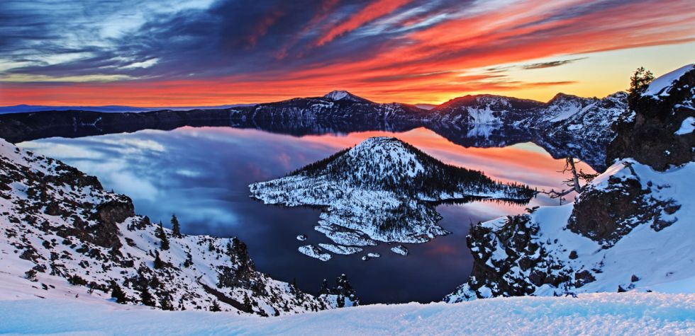 Un bello cráter cubierto de agua en Estados Unidos