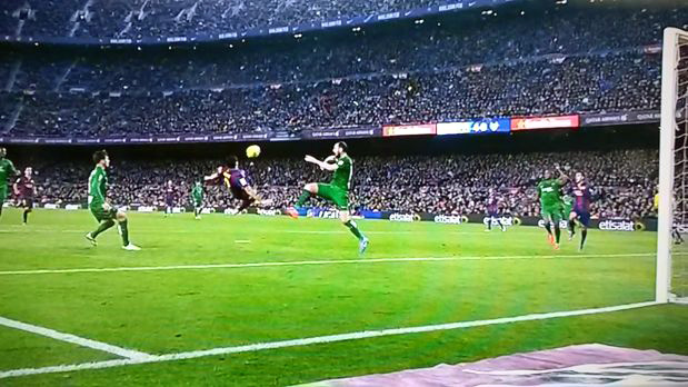 Barcelona: Luis Suárez marcó golazo espectacular de tijera ante Levante. (Foto: Captura de pantalla)