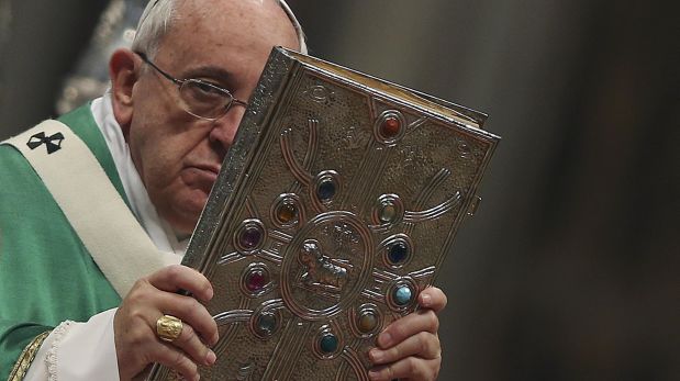 Víctimas de curas pedófilos exigen acciones concretas al Papa