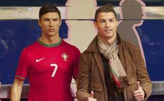 Cristiano Ronaldo manda a su peluquero a peinar estatua