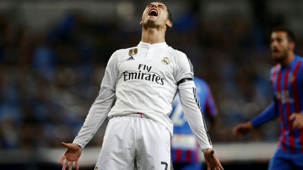 Cristiano Ronaldo lamenta el gol que falló ante Levante. (Foto: AP)